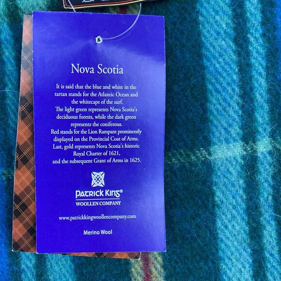 Patrick King Woollen Co Merino Wool Pocket Scarf NWT | Blue Green Tartan Gift - Picture 15 of 16